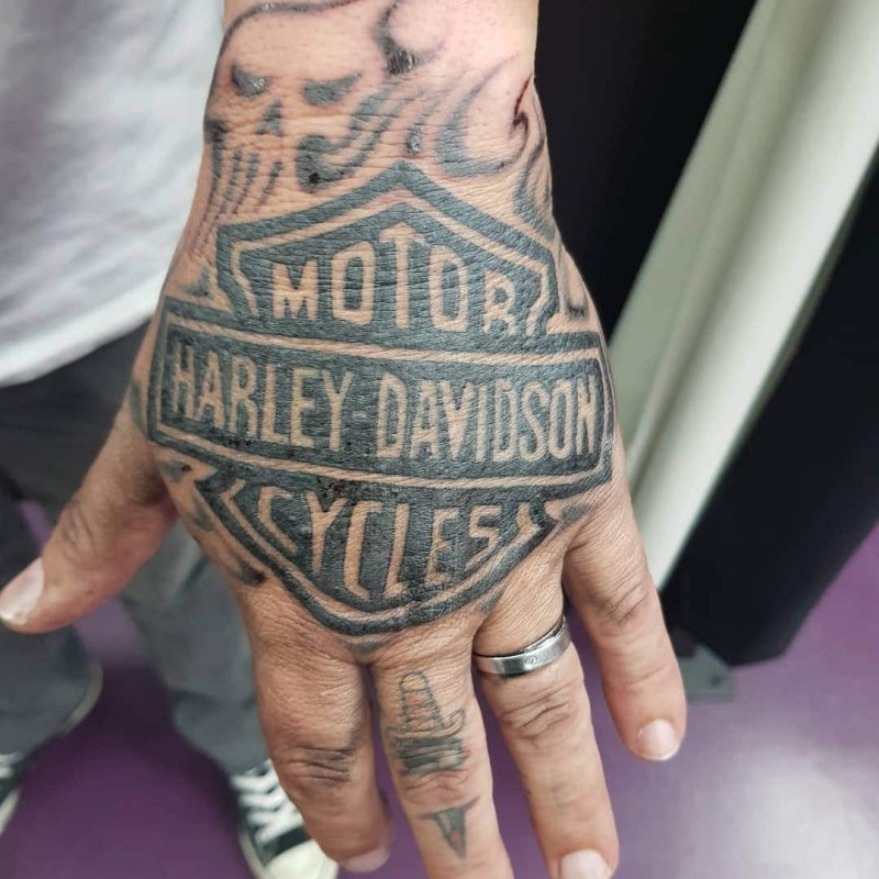Harley Davidson Татуировка на спине