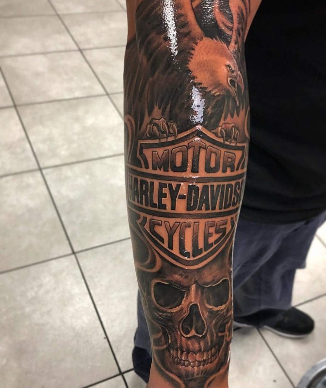 Тату Harley Davidson