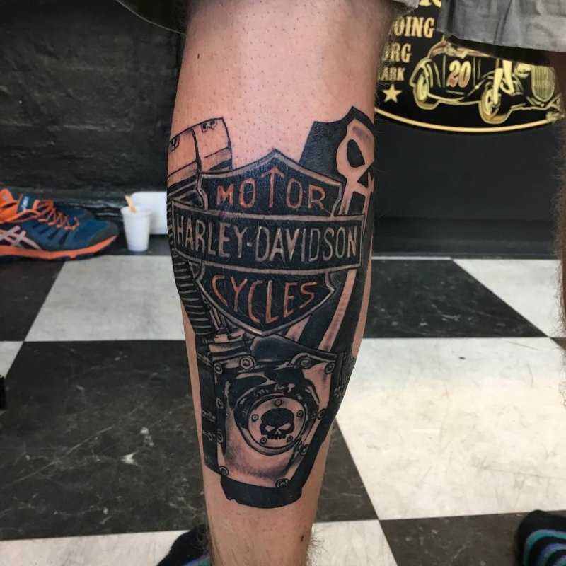 Тату Harley Davidson