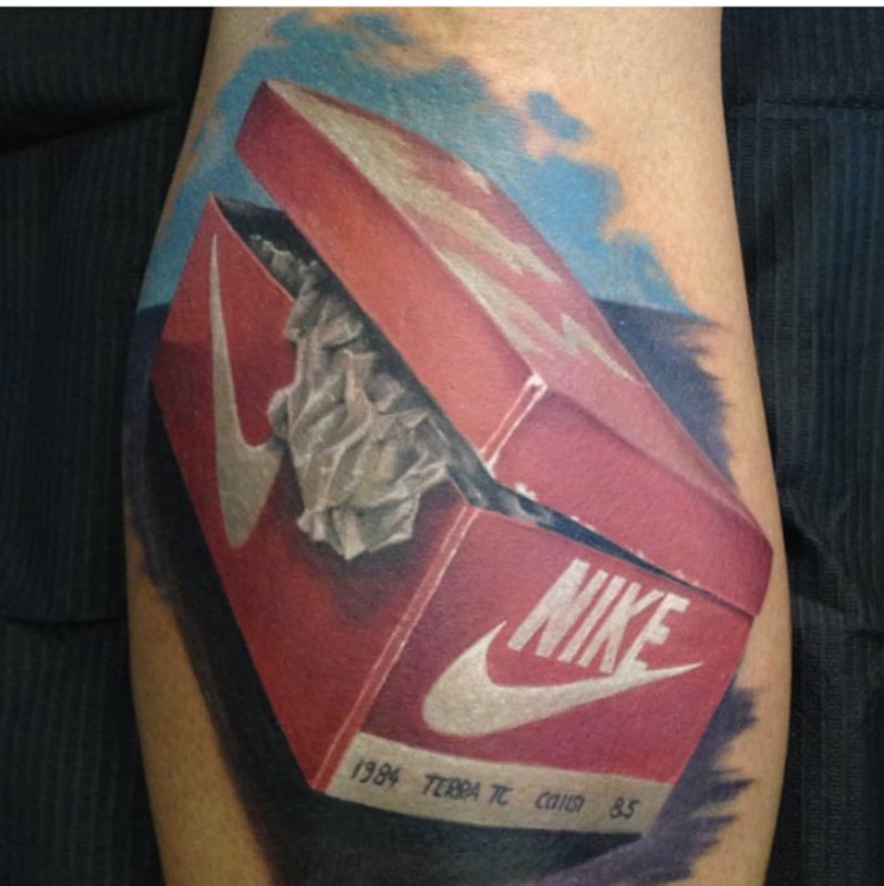 Лого Nike тату