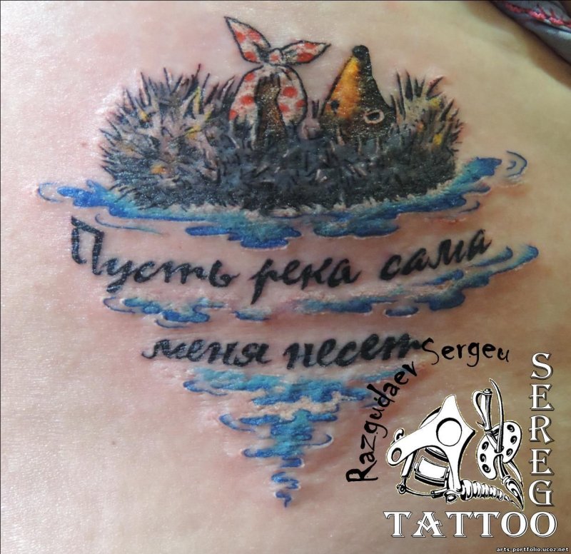 Тату ежа на ноге