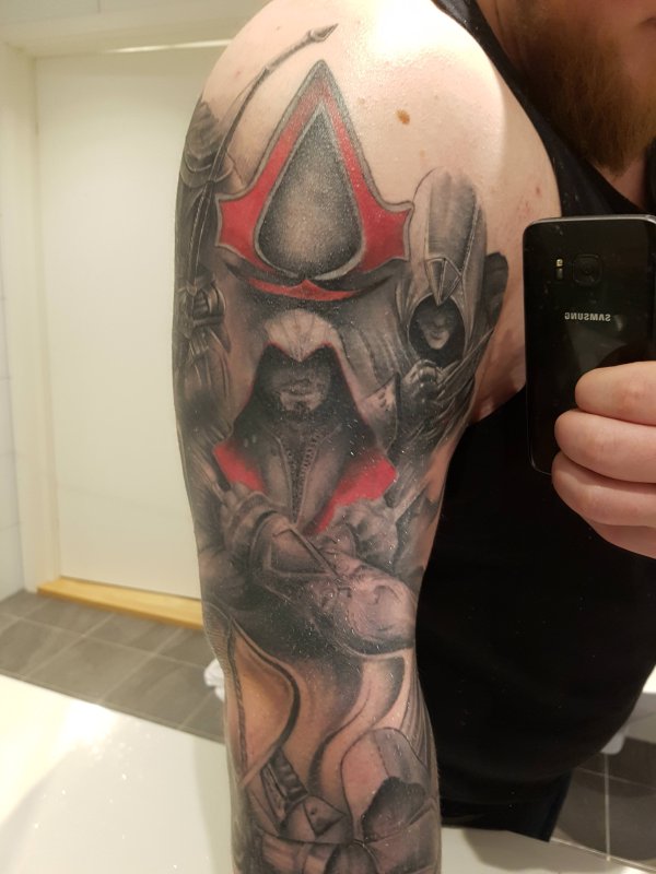 Татуировка Assassins Creed