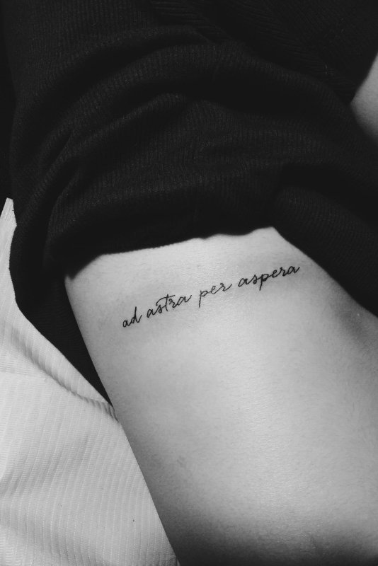 Per aspera ad Astra тату