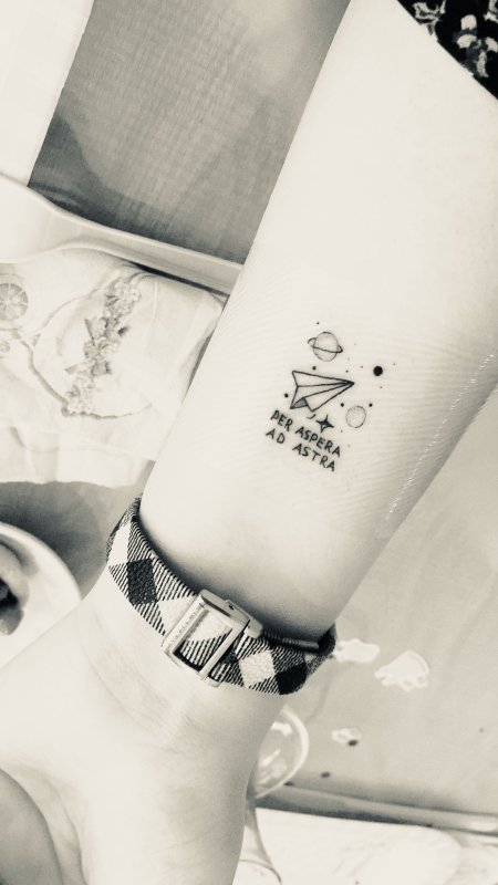 Татуировка per aspera ad Astra