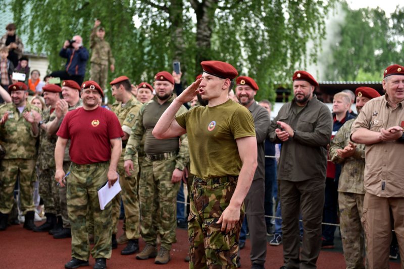 Денис Портнягин краповый берет