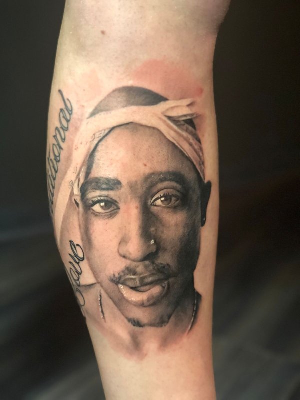 Тату 2pac Шакура