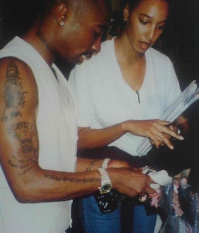 2pac мать