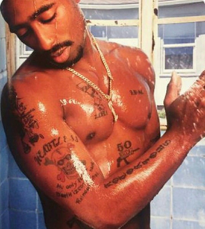 2pac Шакур голый