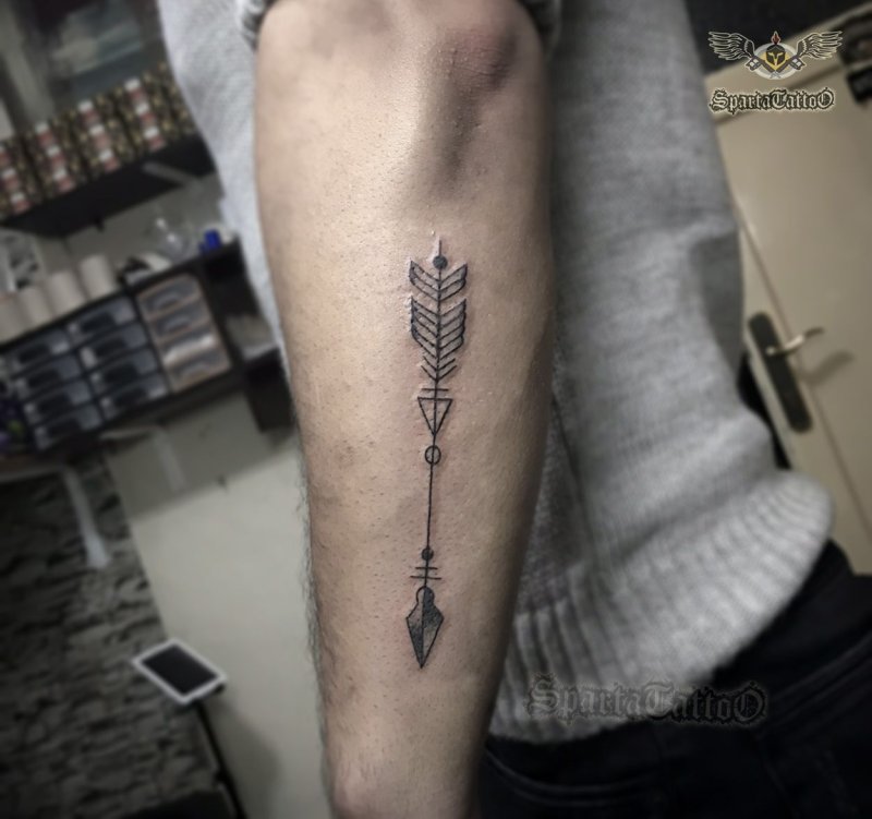 Мини тату стрела