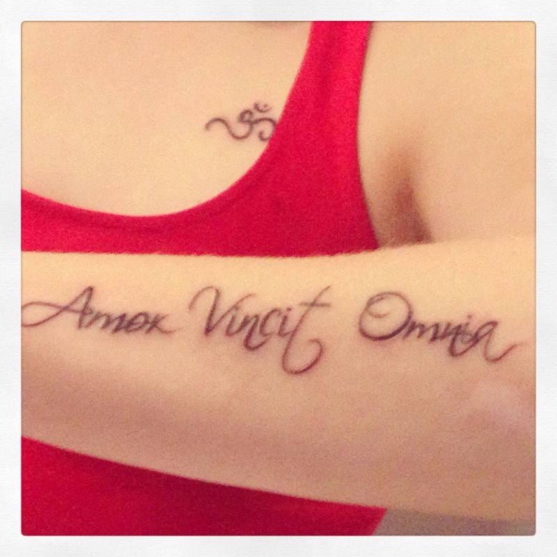 Amor vincit Omnia тату