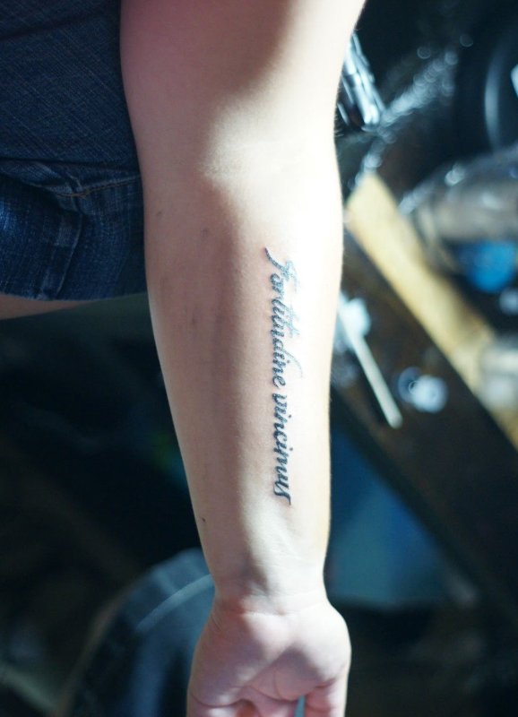 Татуировка vincit qui se vincit