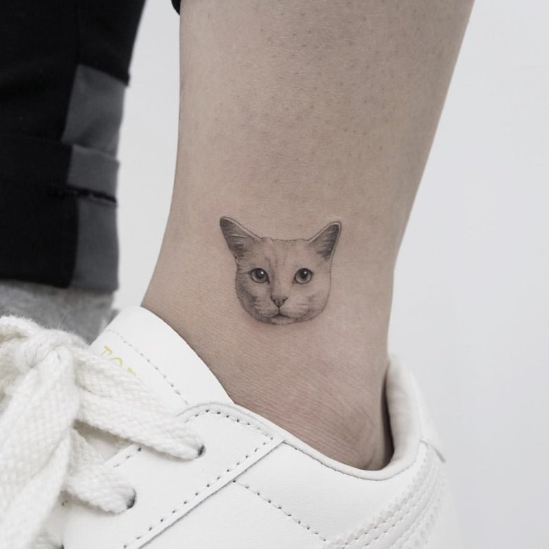 Тату кошка маленькая
