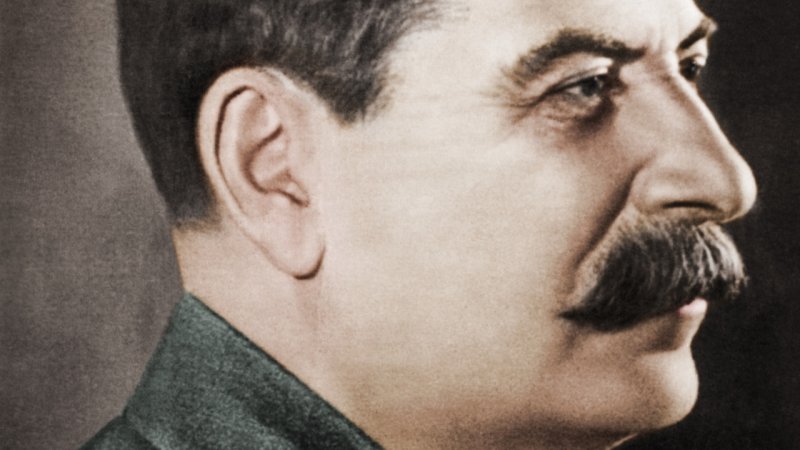 Портрет Сталина в кабинете