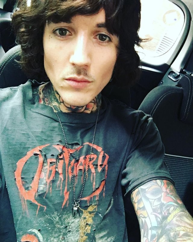 Оливер Сайкс