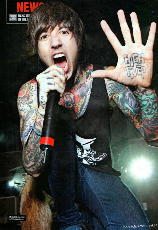 Bring me the Horizon вокалист