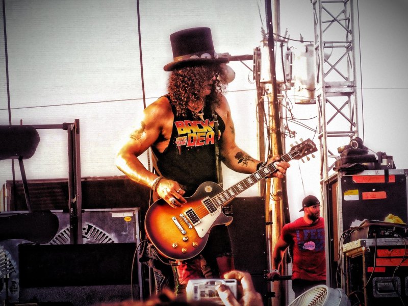 Слэш гитарист Guns n Roses
