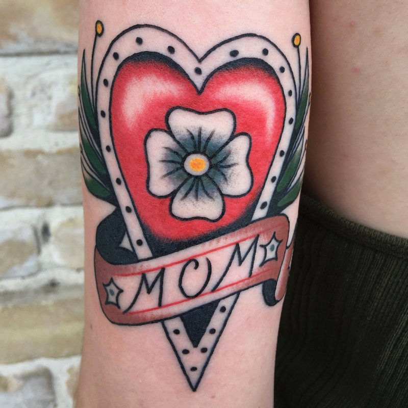Тату mom в сердце