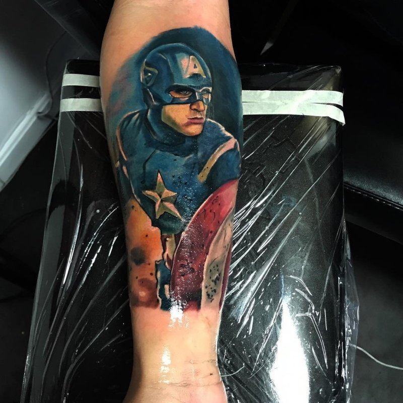 Тату в стиле Marvel