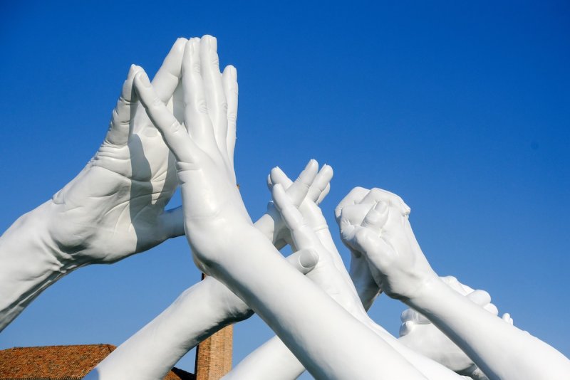 Lorenzo Quinn hands