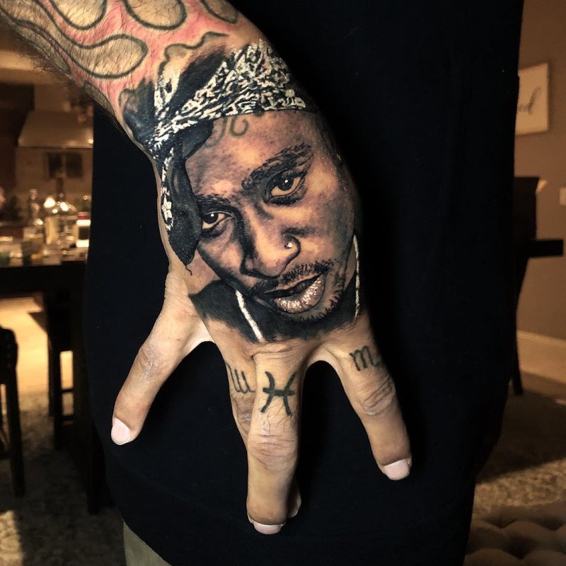 Тату 2pac Шакура