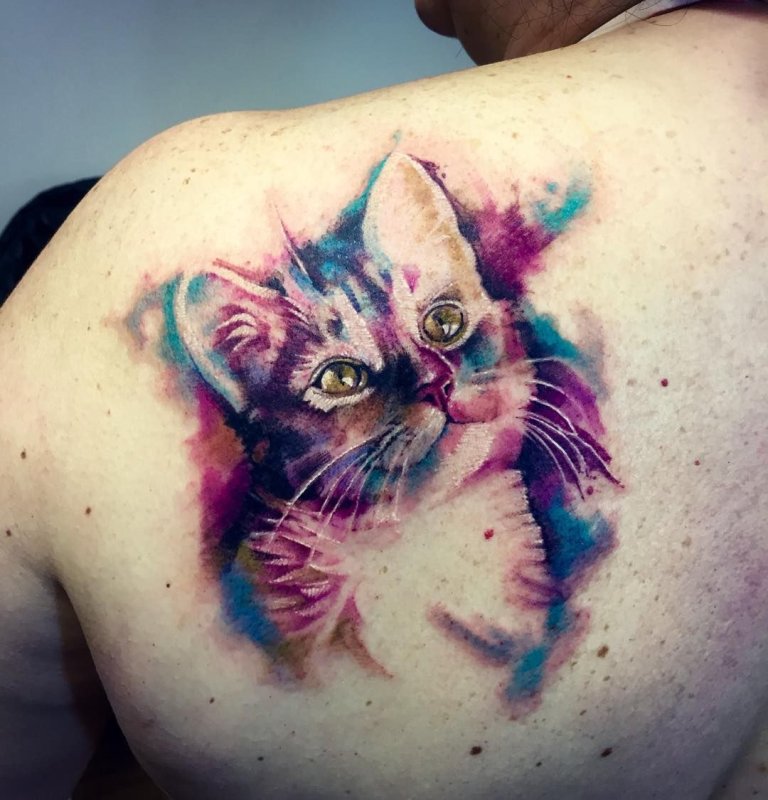 Тату черная кошка