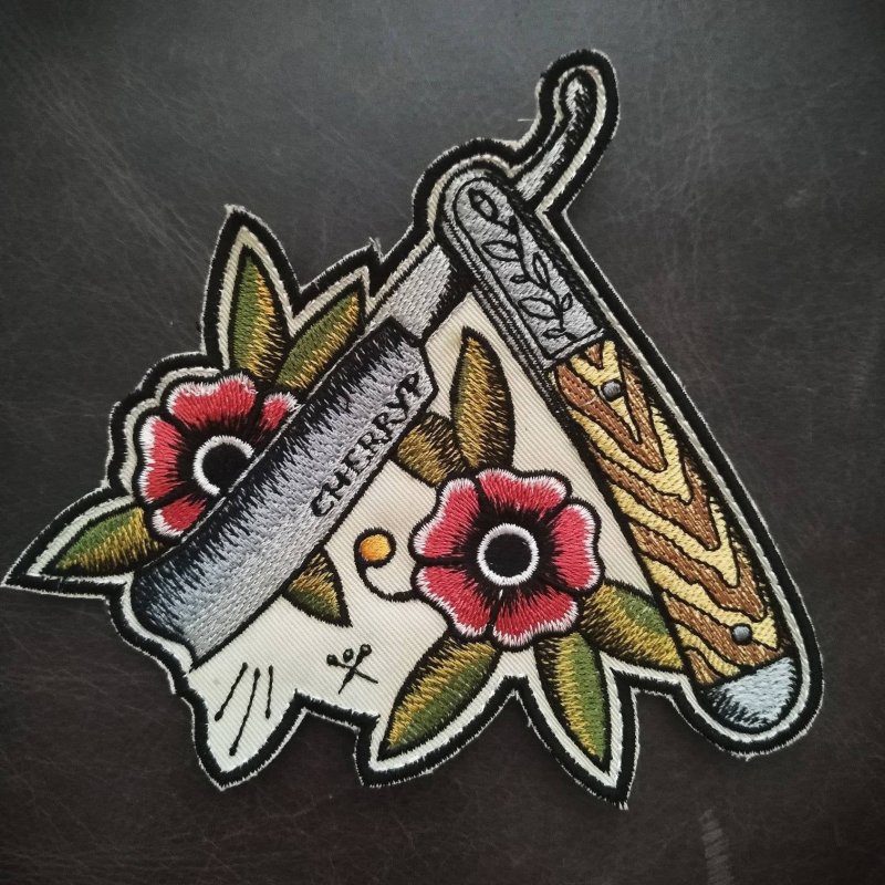 Old School Tattoo опасная бритва