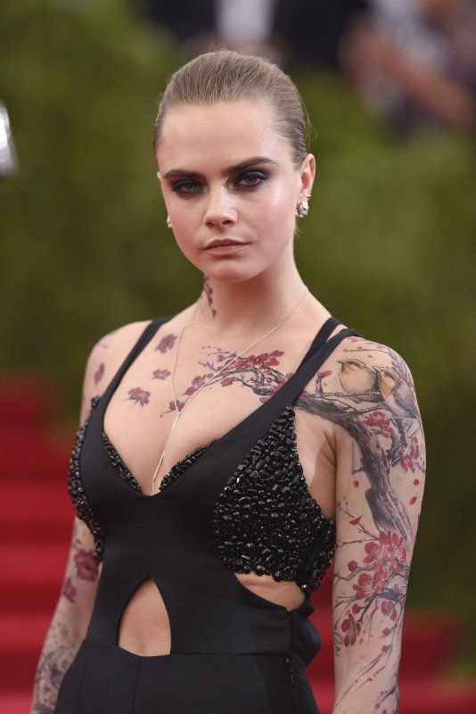 Cara Delevingne 2018 в тату