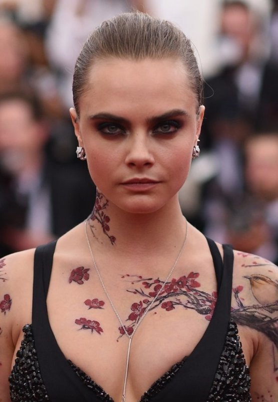 Cara Delevingne 2018 в тату
