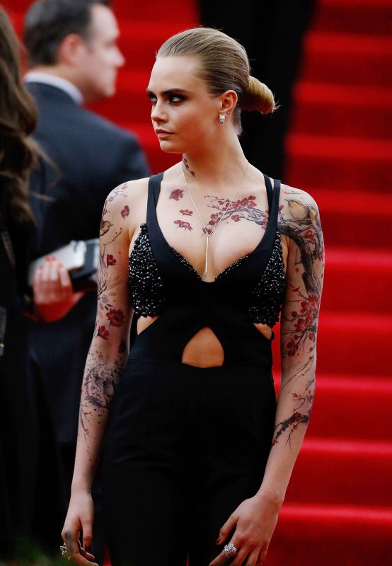 Cara Delevingne тату