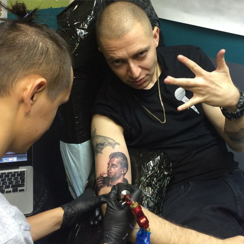 Oxxxymiron тату 1703
