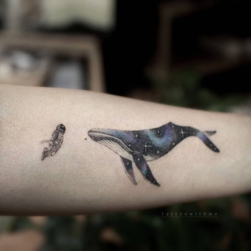 Космический кит тату