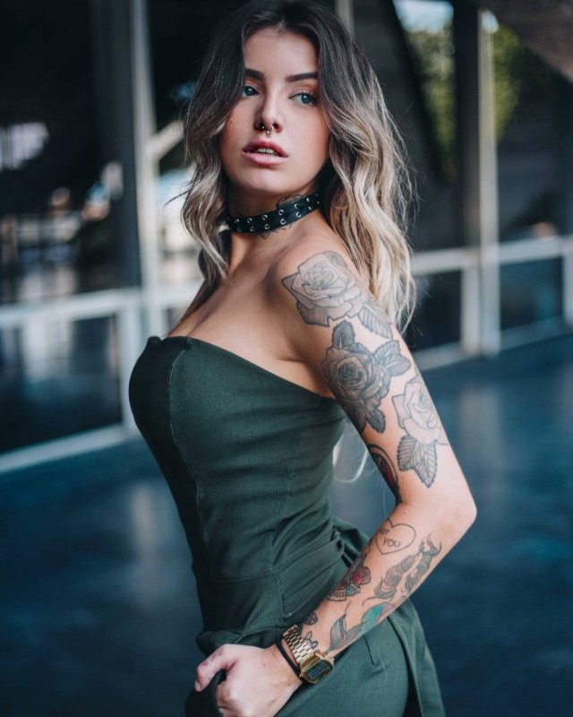Тату модель Sabina Kelley
