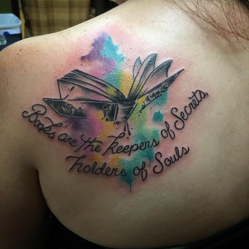 Татуировка книжка