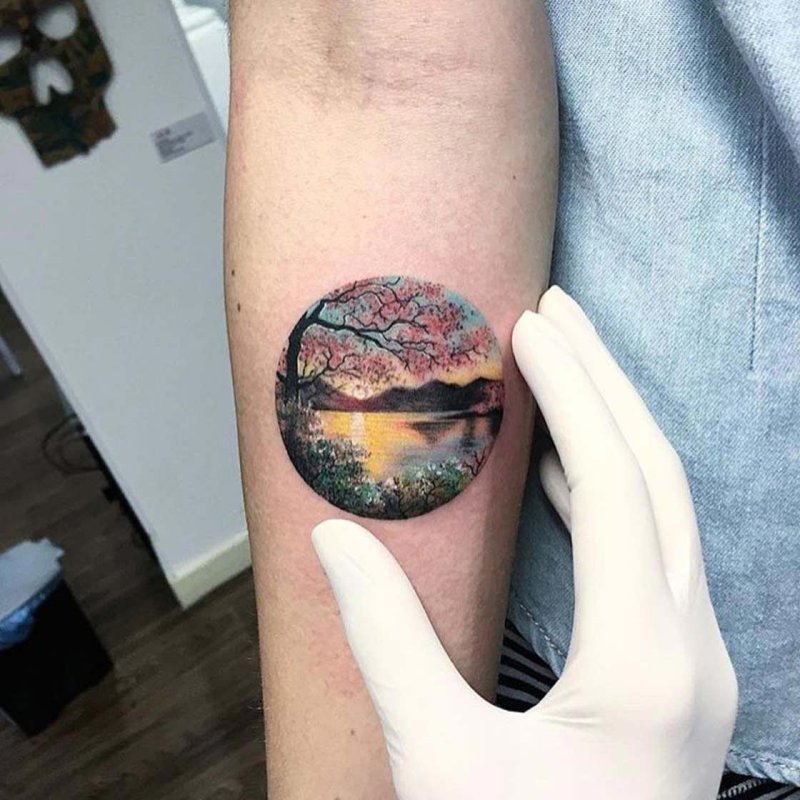 Круглые тату