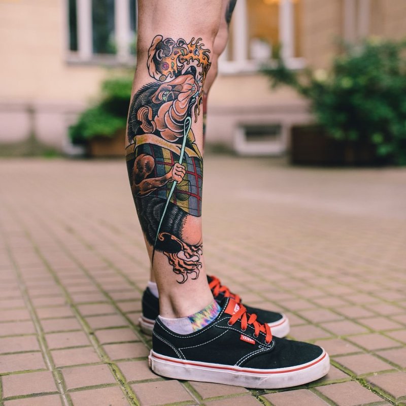 Tattoo на икре