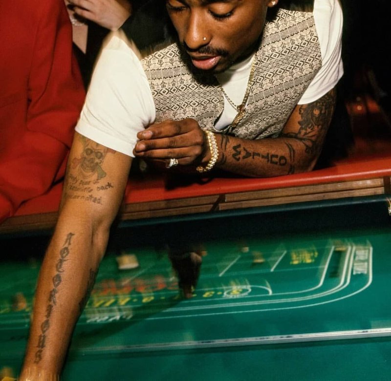 Тату 2pac Шакура