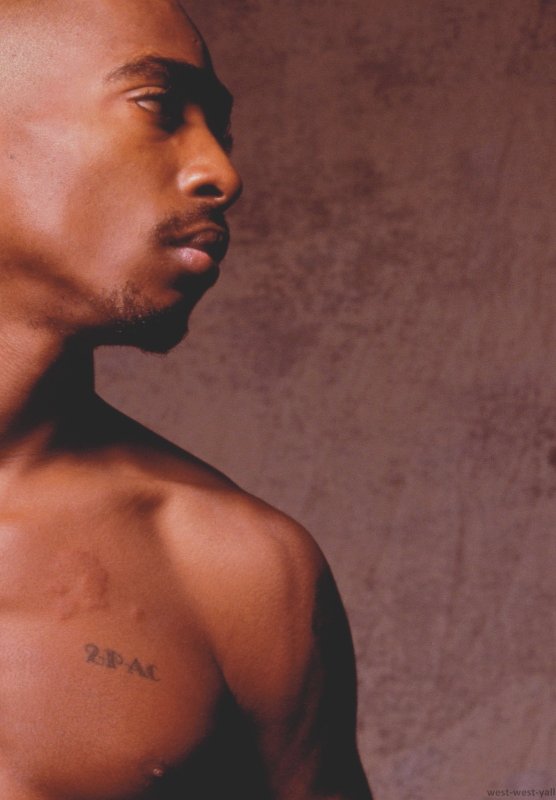 Тату Нефертити 2pac