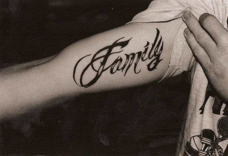 Тату Family на руке