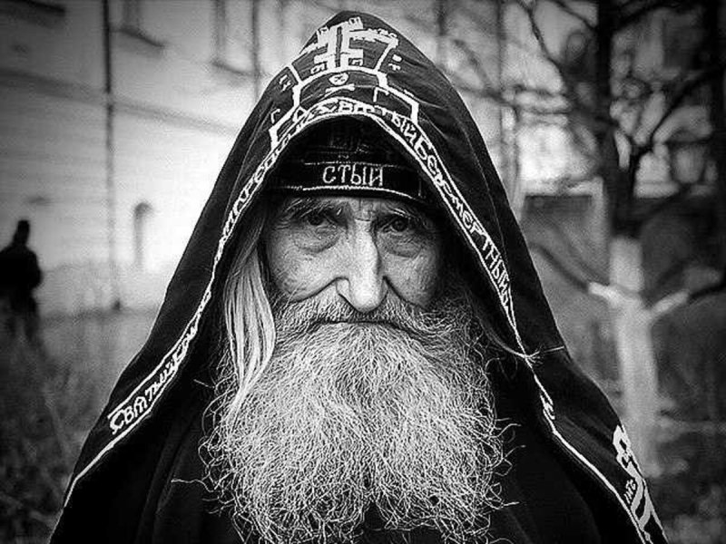 Толстый священник