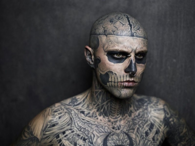 Skin Джейми Белл фильм 2019