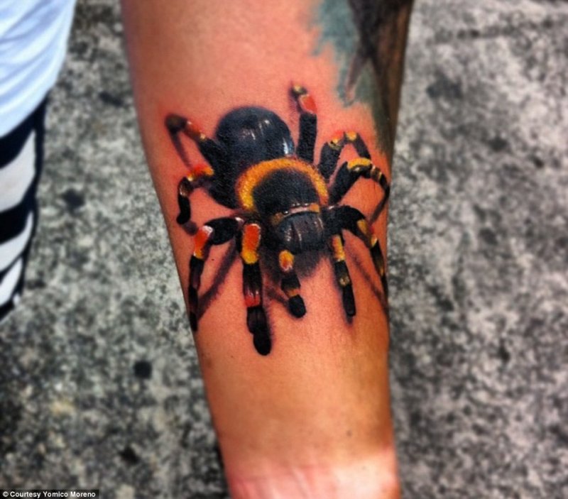 Тату блэкворк Wasp