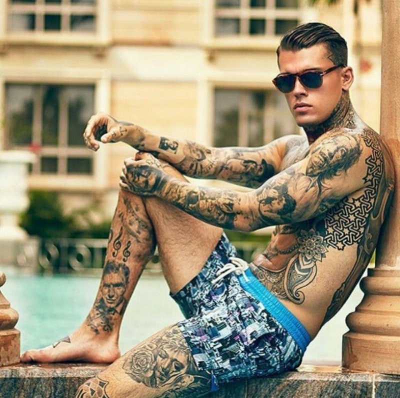 Stephen James торс