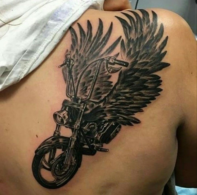 Мотоцикл с крыльями