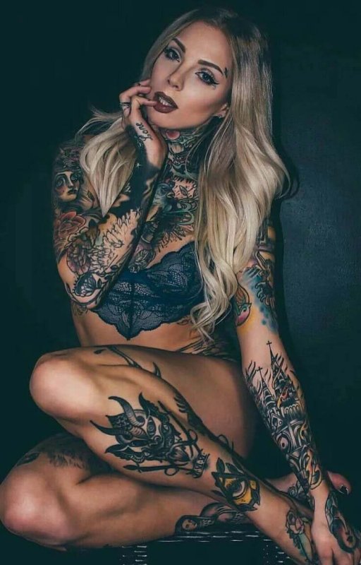 Тату модель Lisa Kroiss