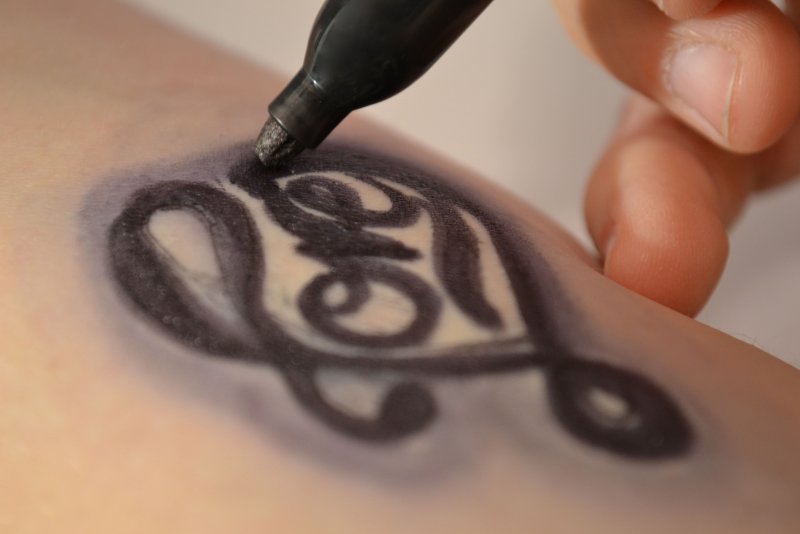 How to draw a simple Spiky Tribal Tattoo Design
