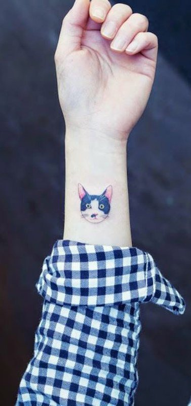 Миниатюрные тату кошка