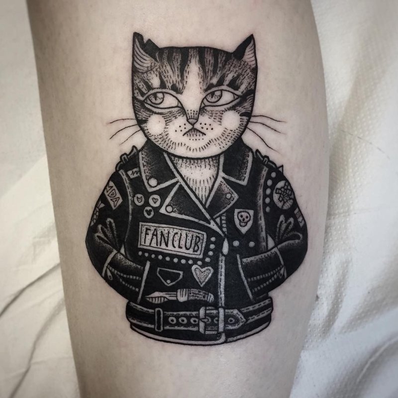 Кот в наколках