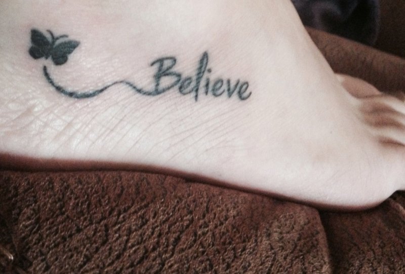 Тату надпись believe in yourself