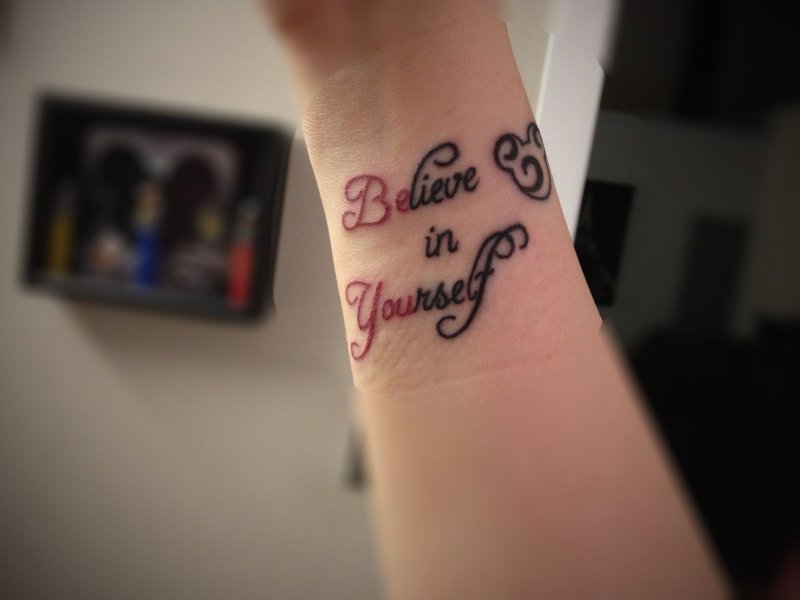 Тату надпись believe