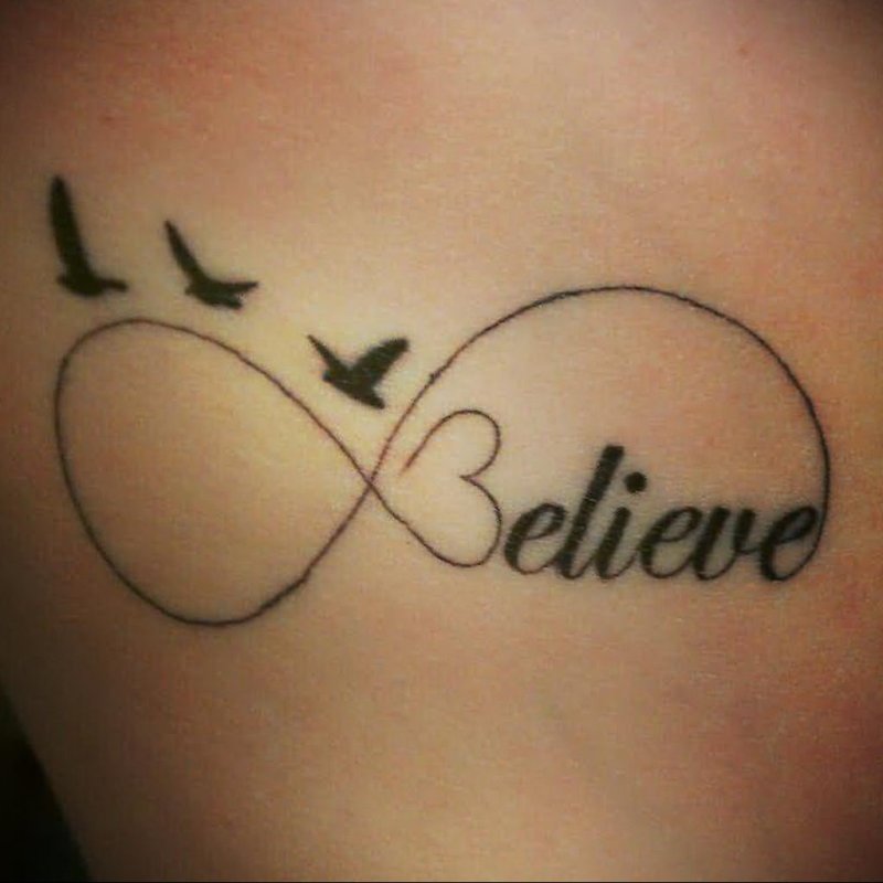 Тату believe на запястье
